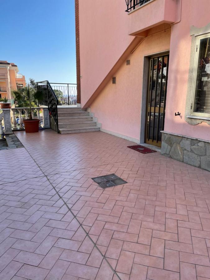 Apartment Aurora & Nicole Ideal Per Biker Con Terazza Vista Mare Parcheggio E Wi-Fi Gratuiti Pietra Ligure Exterior photo