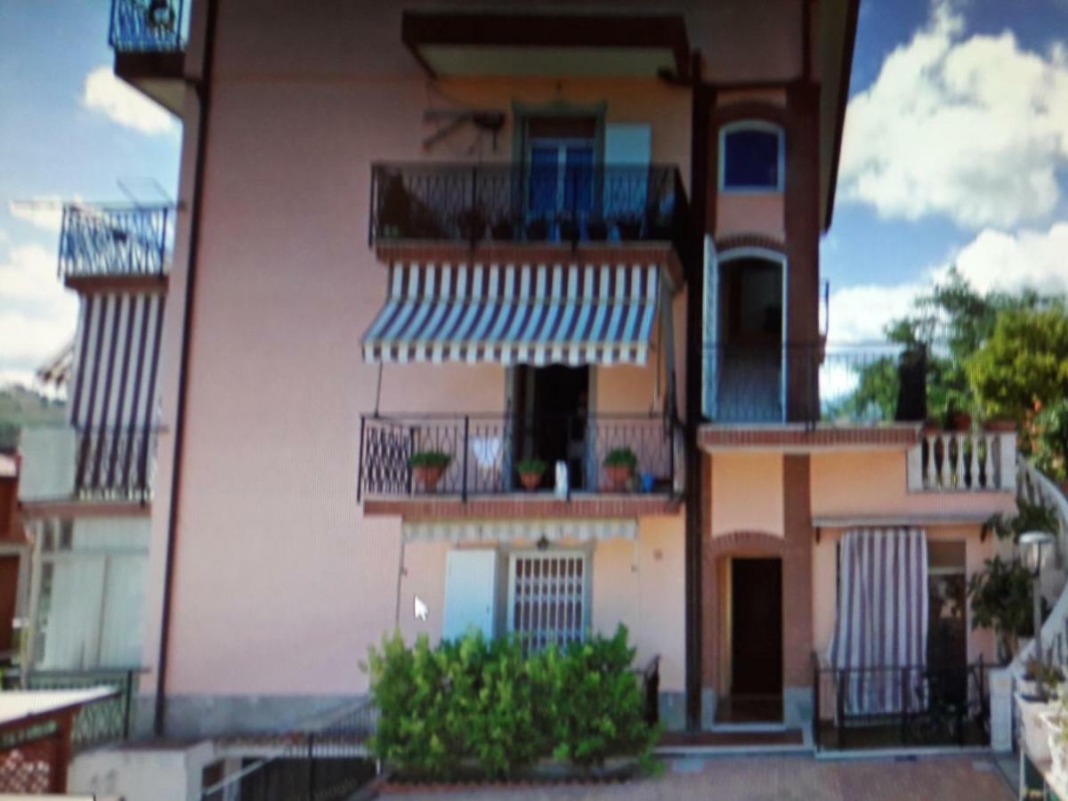 Apartment Aurora & Nicole Ideal Per Biker Con Terazza Vista Mare Parcheggio E Wi-Fi Gratuiti Pietra Ligure Exterior photo