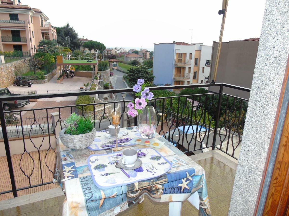 Apartment Aurora & Nicole Ideal Per Biker Con Terazza Vista Mare Parcheggio E Wi-Fi Gratuiti Pietra Ligure Exterior photo